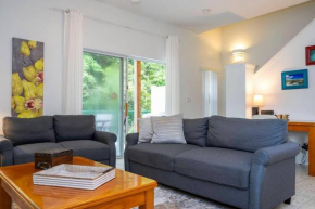 Cozy 3Bed Townhome 8 Miles from Disney 1123